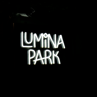 iluminacja świetlna, napis "Lumina Park"
